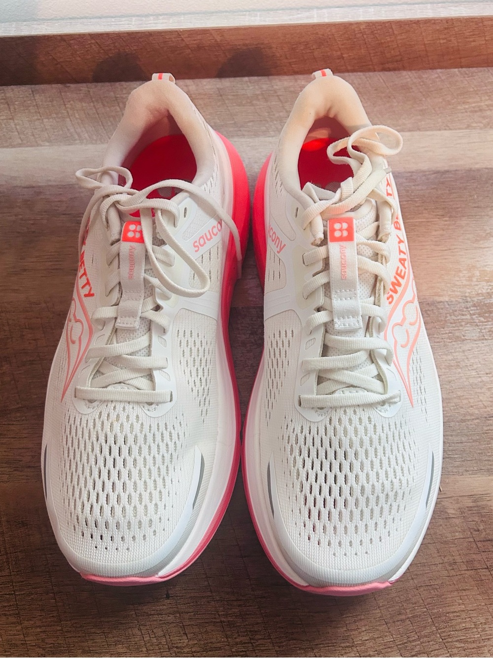Saucony Guide 18,Woman’s Sweaty Betty White/Pink Athletic Running Shoes, Size 11 - Picture 10 of 16